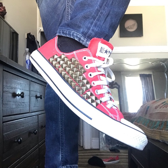 Pre owned red CONVERSE hand studded by me - Picture 5 of 7